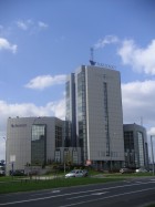 Valeant Pharmaceuticals International , Dawny biurowiec Polfy