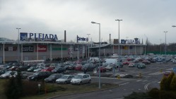 Centrum Handlowe Plejada , Carrefour