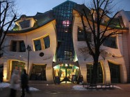 Krzywy Domek , Monciak , Fantazjon Centrum handlowo-biurowe