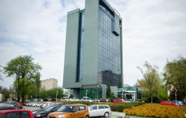 Uniwersytecka 2/4