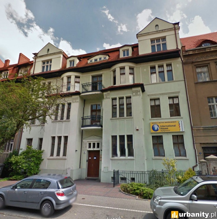 Miniaturka International House