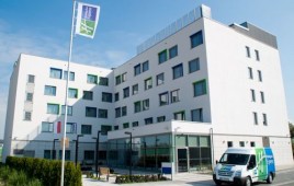 Holiday Inn Express Warsaw Airport