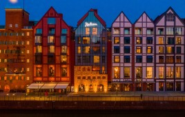 Radisson Hotel & Suites