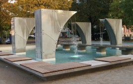 Fontanna na pl. Zwycięstwa