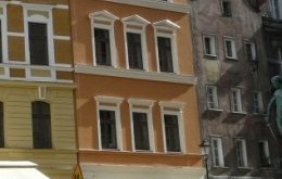pl. Uniwersytecki 9