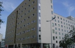 Dom Studencki Za Kolumnami