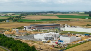 Czołowy producent materiałów budowlanych w Europie inwestuje 100 mln zł. Nowa fabryka w Zimnej Wódce