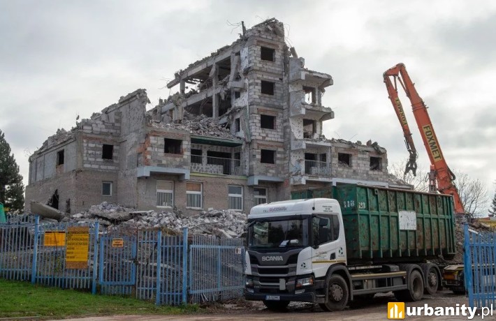 Prace rozbiórkowe budynku akademika przy ulicy Mazowieckiej, fot. LODZ.PL