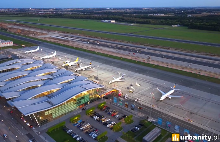 Postęp prac przy rozbudowie Portu Lotniczego Wrocław, fot. Strabag