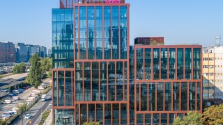 Ten biurowiec został w pełni wynajęty jeszcze przed jego ukończeniem