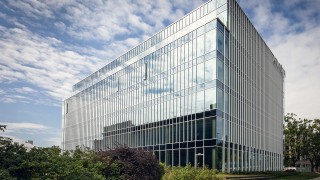 Litewski podmiot debiutuje na polskim rynku i kupuje biurowiec w Warszawie