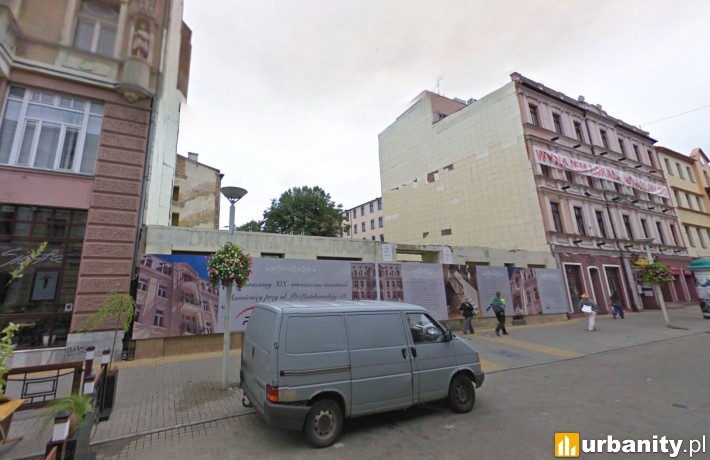 Pusta działka przy Piotrkowskiej 58 w Łodzi, fot. google street