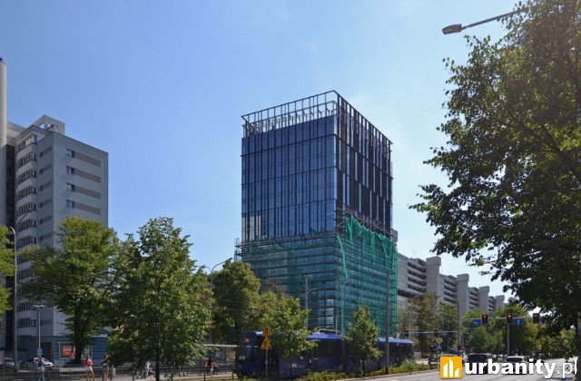 Biurowiec Artefakt we Wrocławiu ze szklaną elewacją, fot. alsen strasse 67. 