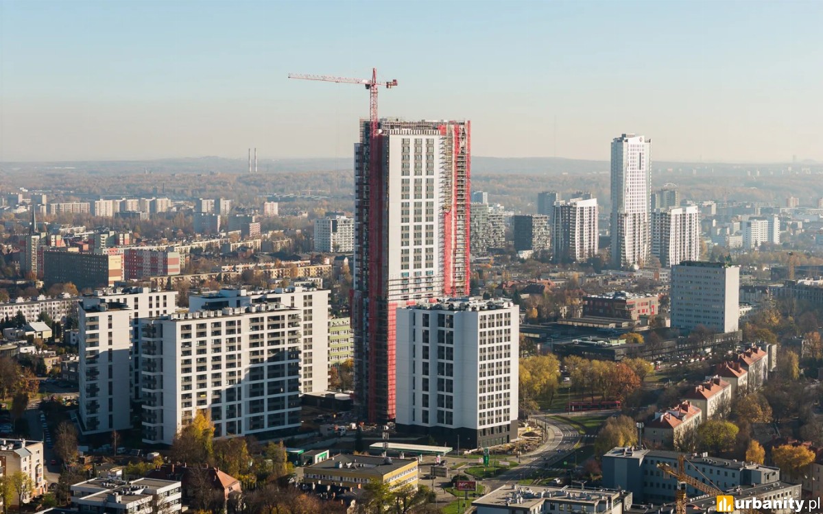 Panorama Katowic się zmienia. Wieża przy Alei Korfantego już widoczna z daleka