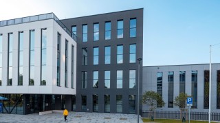 Akademia Górniczo Hutnicza w Krakowie z nowoczesną halą sportową