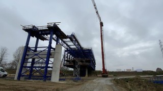 Budowa mostu w Stalowej Woli przez San, fot. Strabag