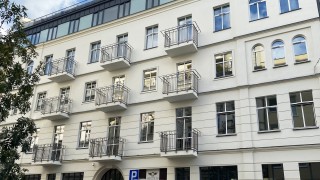 Gotowa rewitalizacja XIX-wiecznej kamienicy w centrum Warszawy