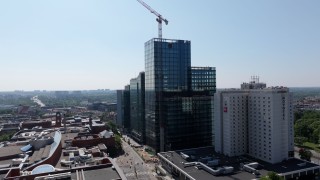 Prestiżowy najemca z widokiem na panoramę miasta w najwyższym budynku w Poznaniu