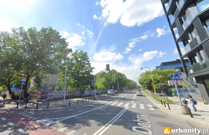 Tak obecnie wygląda działka przy Dobrej 33/35 na Powiślu, fot. google street