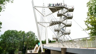 Nowa kładka pieszo-rowerowa nad Wartą, fot. poznan.pl