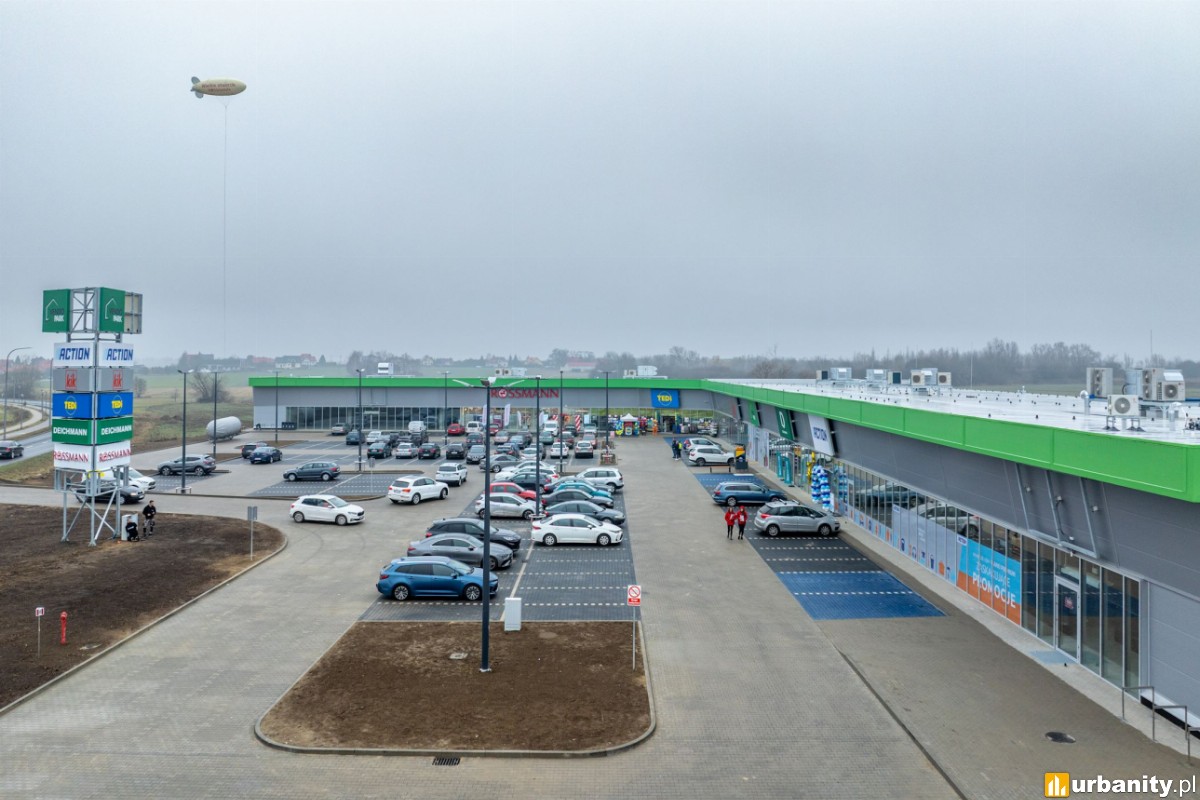 W Ciechanowie otwarto park handlowy w północnej części miasta
