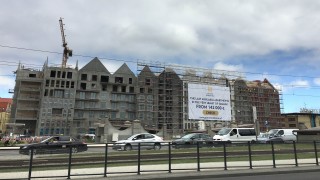 Prace wykończeniowe w kompleksie Grano na Wyspie Spichrzów