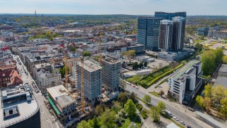 Rosną trzy wieże w ścisłym centrum Katowic. Budowa osiąga kolejne piętra