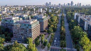 Węgrzy kupują cztery biurowce na Ochocie z 2009 roku. Kompleks przejdzie remont