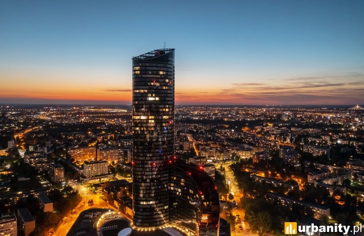 Sky Tower nocą