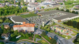 Dawna huta zmieniła się w park handlowy. Blisko 40 sklepów i 300 miejsc pracy