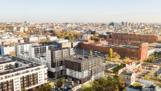 Wydawanie kluczy do mieszkań przy łódzkiej Manufakturze