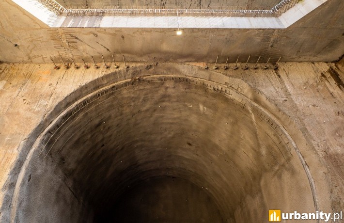 Łódź szykuje się do drążenia tunelu KDP. TBM jest już na placu budowy