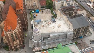 Znika ostatnie piętro Solpolu we Wrocławiu. Świdnicka bez symbolu lat 90'