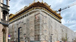 Duży kompleks w Śródmieściu Katowic nabiera docelowych kształtów. Powstają biura i hotel Marriott