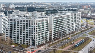 Gotowy duży kompleks biurowców w Krakowie z powierzchnią terenów zielonych wielkości 10 000 mkw.