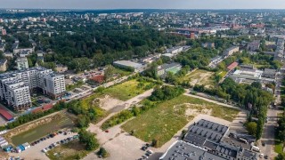 Ponad 20 hektarów zmian na Polesiu. Dawne centrum meblowe ustępuje miejsca mieszkaniom