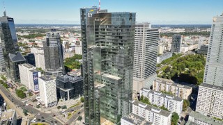 Wieżowiec w centrum Warszawy przechodzi duże zmiany. Największa modernizacja od niemal 20 lat