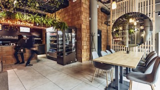 Zmienione wnętrza biurowca w centrum Warszawy