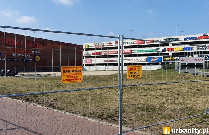 Działka, na której powstanie nowa część galerii