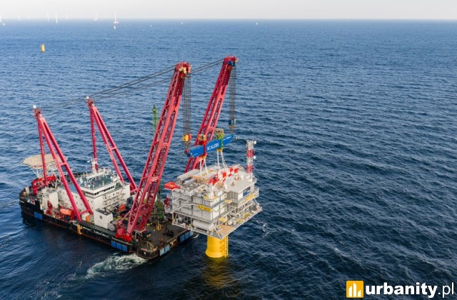 Instalacja dwóch morskich stacji elektroenergetycznych, fot. Baltic Power
