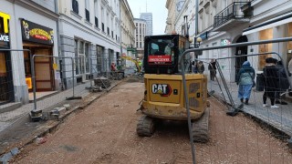 Metamorfoza Chmielnej nabiera tempa. Warszawa z nowym deptakiem w centrum