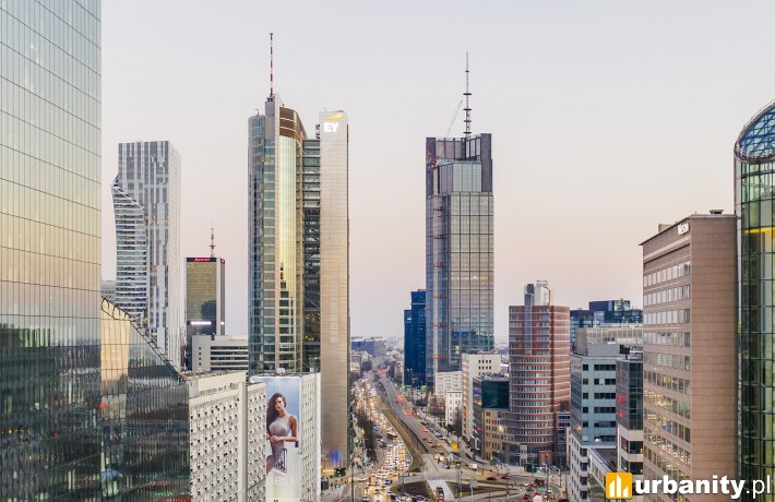 Varso Tower z najwyższym żurawiem w Warszawie (fot. HB Reavis)