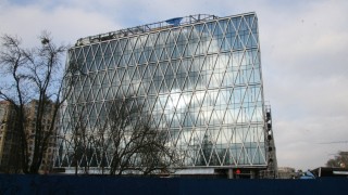 Villa Metro w Warszawie już z elewacją