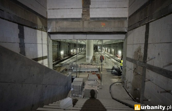 Trzy nowe stacje metra na Bemowie coraz bliżej otwarcia. Intensywne prace na zachodzie Warszawy