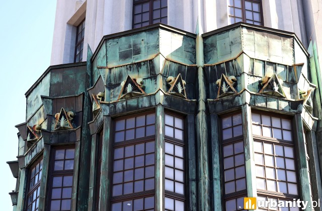 Admirals Palast zamienia się w budynek biurowo-usługowy, fot. Warbud