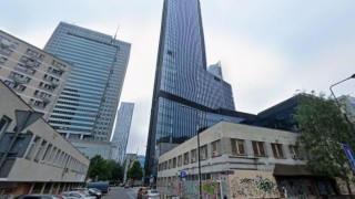 W centrum Warszawy powstanie 80-metrowy hotel z basenem na dachu. Jest zgoda na budowę