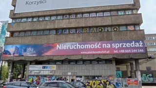 Gmach przy Piotrkowskiej 165 wystawiony na sprzedaż, fot. LODZ.PL
