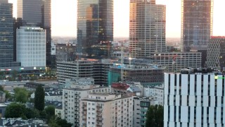 Biurowiec w biznesowej dzielnicy Warszawy osiągnął już docelową wysokość