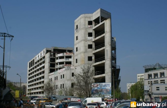 Niedokończony parking przy Kolejowej we Wrocławiu