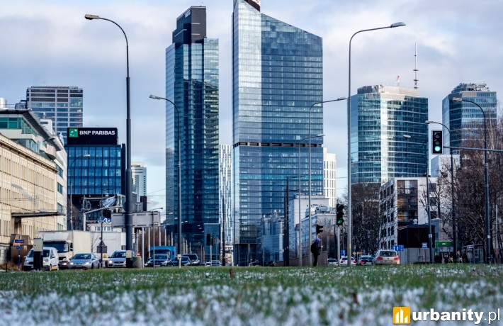 Skyliner by Karimpol